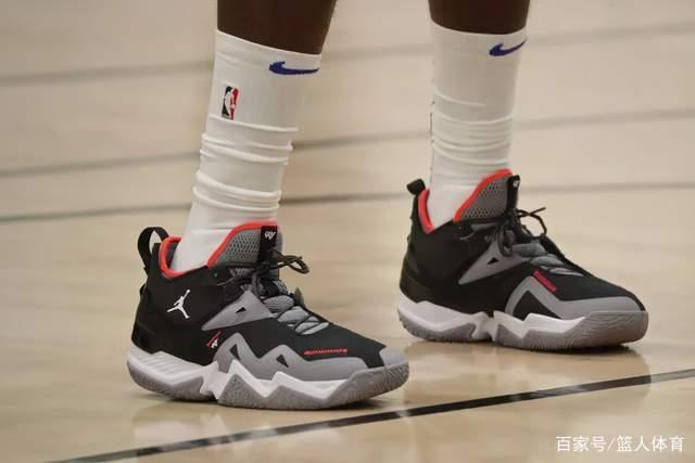 美国大选 运动员支持哈里斯还是特朗普？